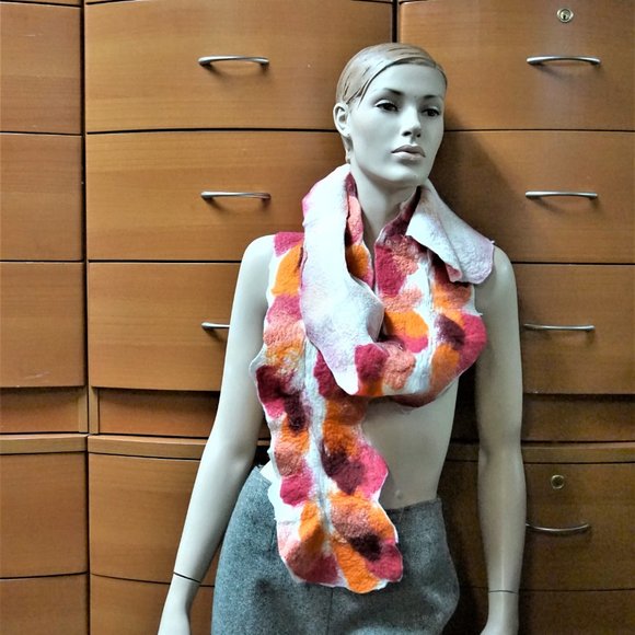 FELTED WOOL HANDMADE LONG SCARF GIFT FOR WOMEN - Picture 10 of 11